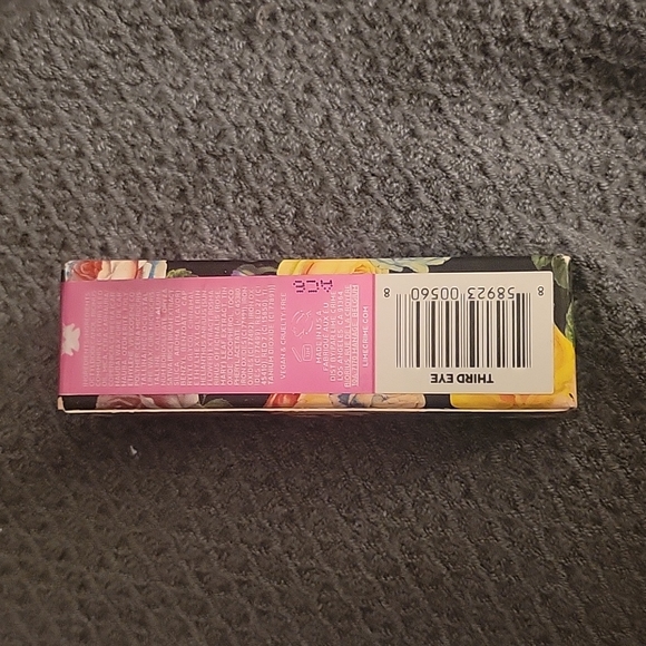 Makeup - Picture 8 of 11